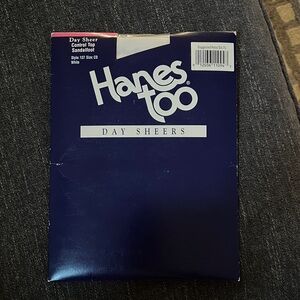 Rare ‘Hanes Too’ Day Sheer Control Top Pantyhose.New in package.WHITE. Size C/D